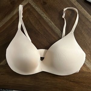 Skims wireless push up 34C